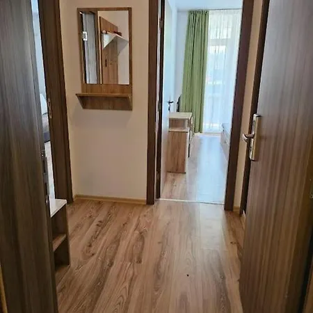 Apartcomplex Chateau Апартамент *
